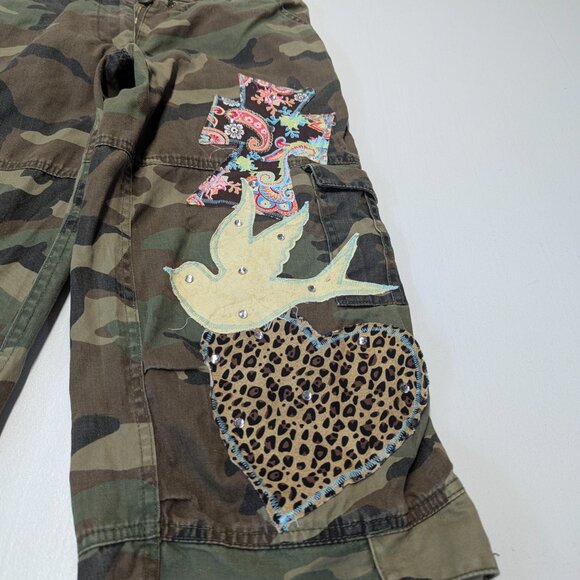 Rothco Size XS Camo Cargo Cropped Pants With Decorative Patches - Picture 7 of 16